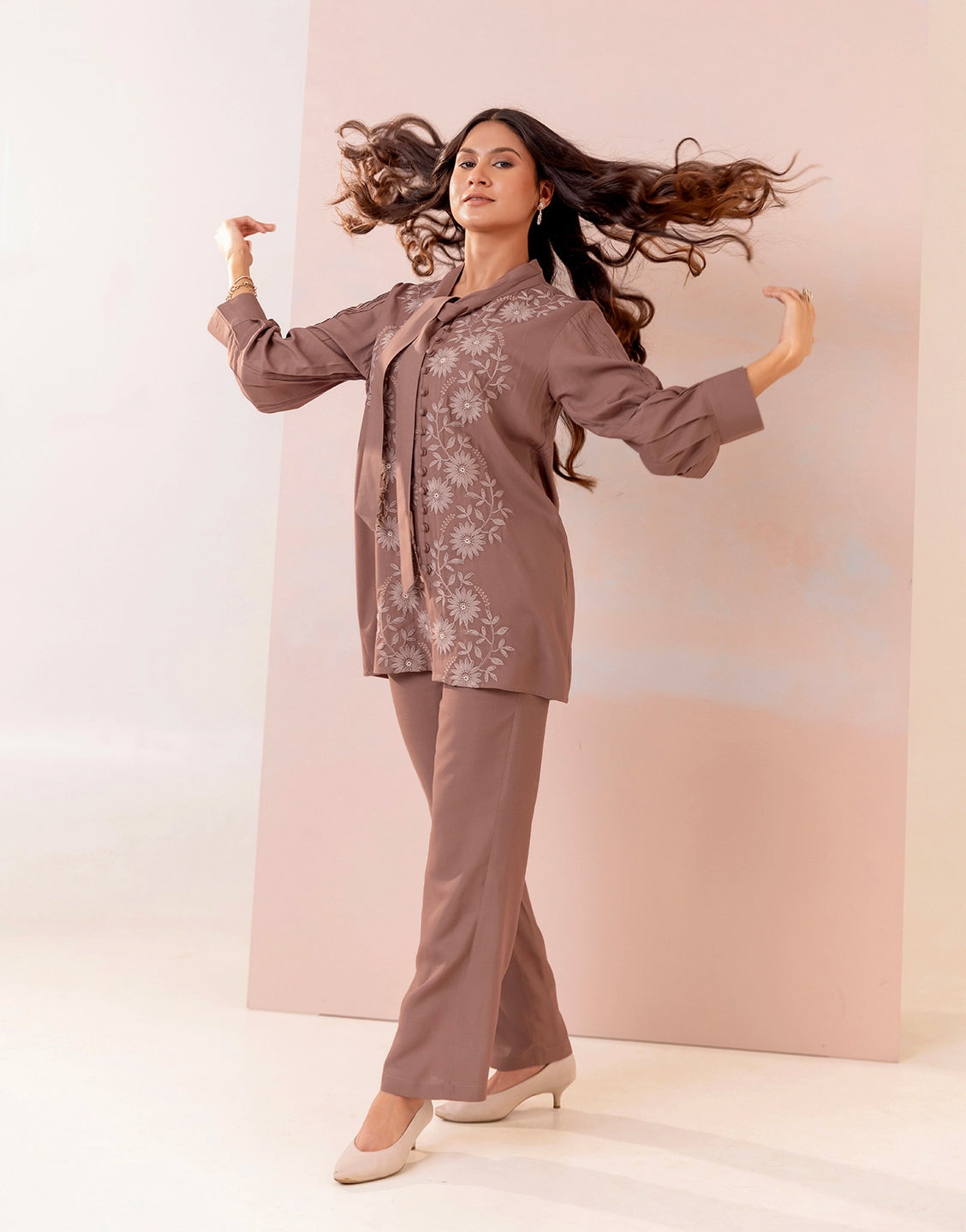 metallic brown embroidered co-ord set trooking