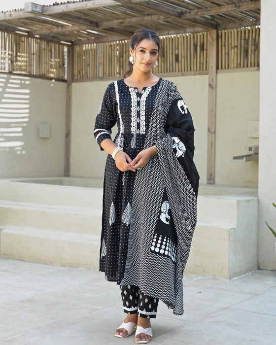 Black Screen Print 3 Pcs Cotton Flare Kurti Set With Shopping Bag