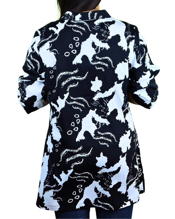 black v neck top_trooking
