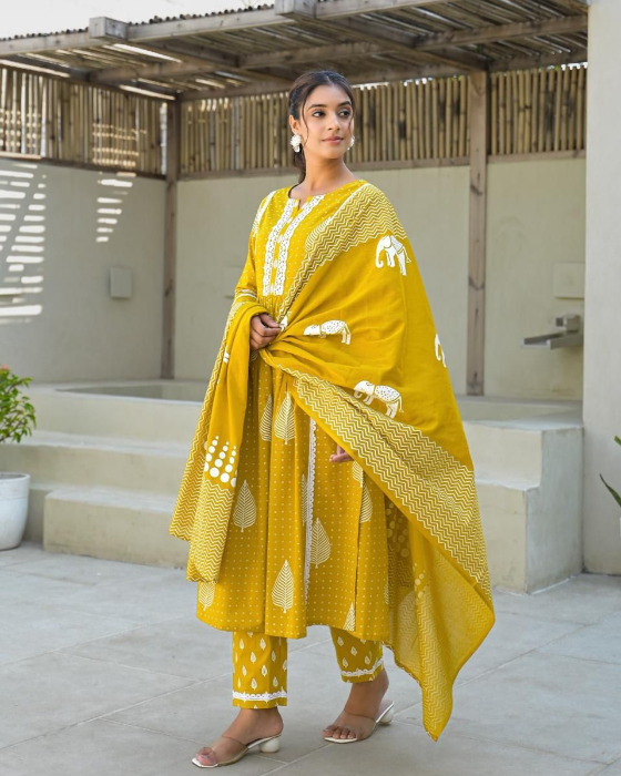 Yellow Screen Print 3 Pcs Cotton Flare Kurti Set With Shopping Bag